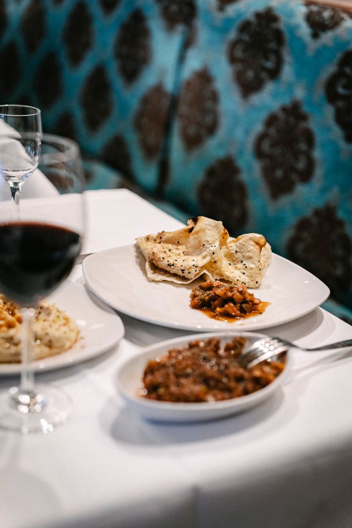 Hasır Wilmersdorf — Türkische Meze-Tafel mit Rakı, Restaurant Berlin-Wilmersdorf